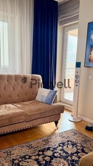 Apartament cu 3 camere decomandat, mobilat în Tei