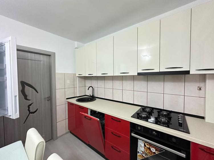 Apartament cu 3 camere semidecomandat în Țiglina 3