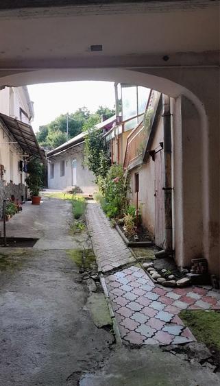 Casă cu 2 camere în Central