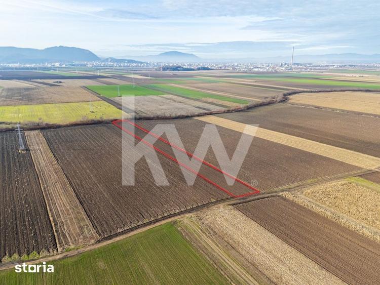 Teren de 3500 mp, în Central