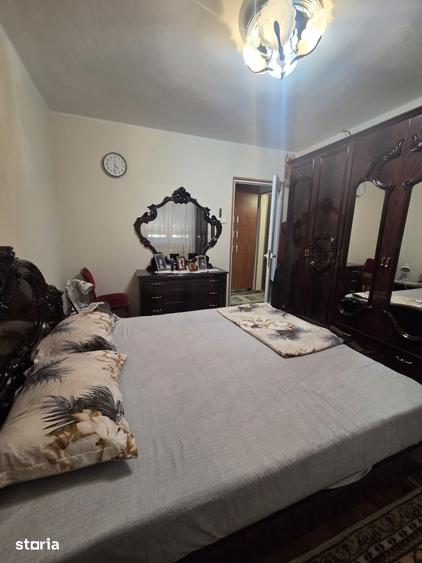 Apartament cu 3 camere decomandat în Plantelor