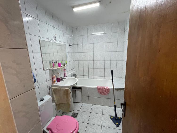 Apartament cu 3 camere decomandat în Militari