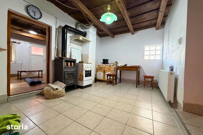 Casă cu 2 camere cu Teren 1518 Mp în Gălești