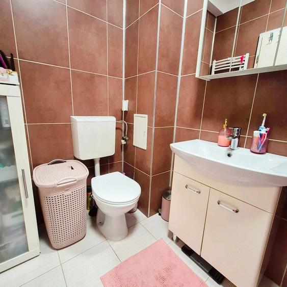 Apartament cu 2 camere decomandat în Fratelia