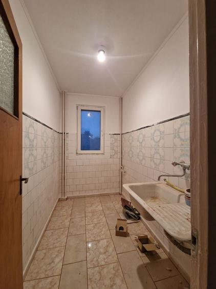 Apartament cu 2 camere semidecomandat în Giurgiului