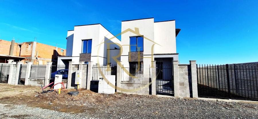 Duplex cu 4 camere cu Canalizare în Giroc