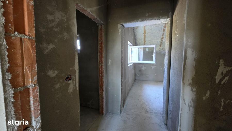 Casă cu 4 camere în Sânandrei
