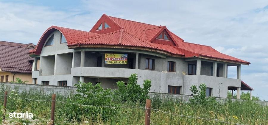 Casă cu 4 camere în Măgura