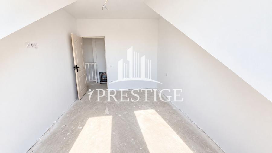 Apartament cu 3 camere decomandat în Turnișor