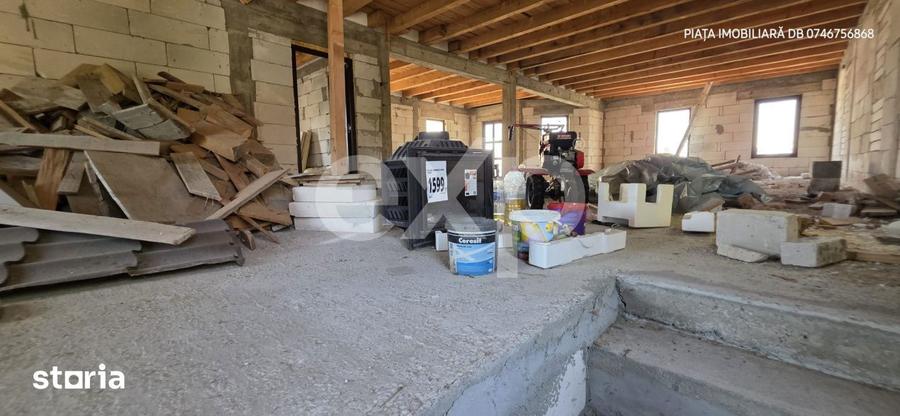 Casă cu 6 camere cu Piscina în Răzvad
