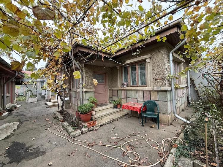 Casă cu Teren 350 Mp în Eroilor
