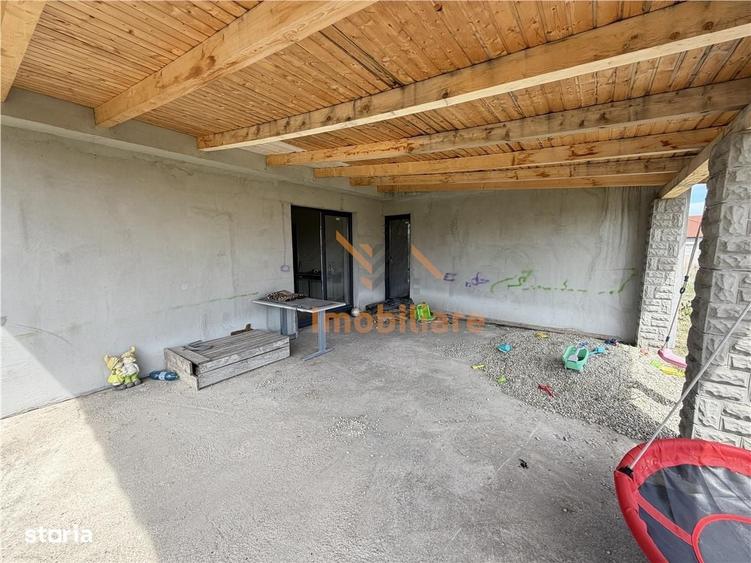 Casă cu 4 camere în Fughiu