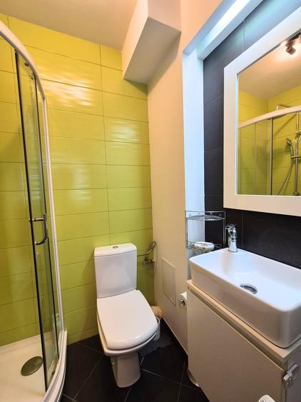 Apartament cu 3 camere decomandat în Metalurgie