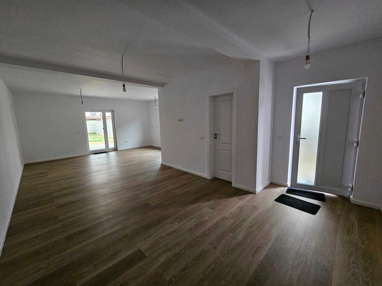 Casă cu 3 camere în Șag