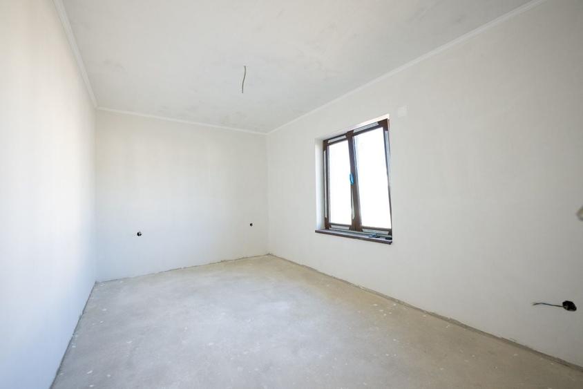 Casă cu 3 camere în Sântandrei