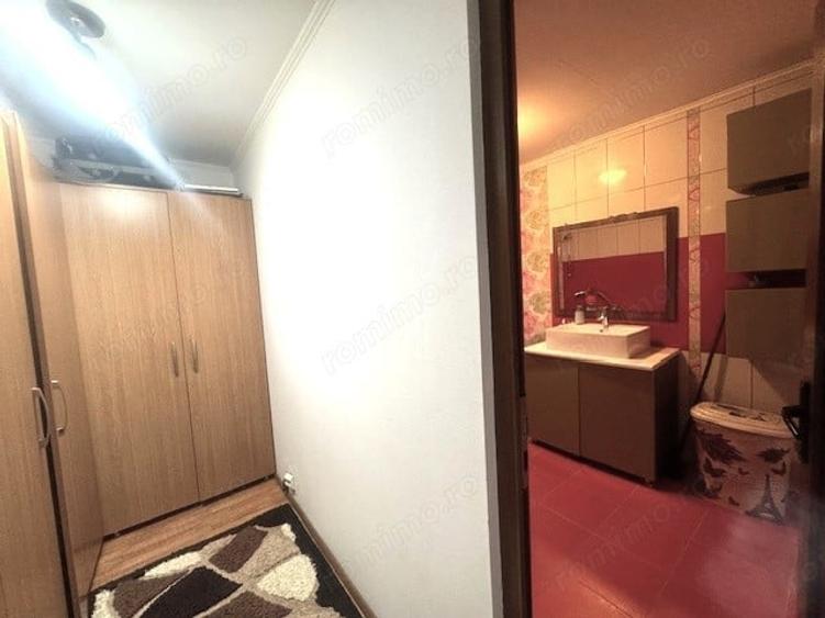 Casă cu 5 camere cu Teren 382 Mp în Central