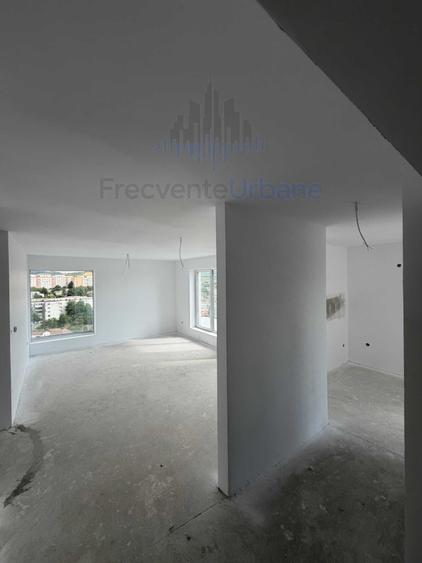 Apartament cu 4 camere semidecomandat în Gheorghe Doja