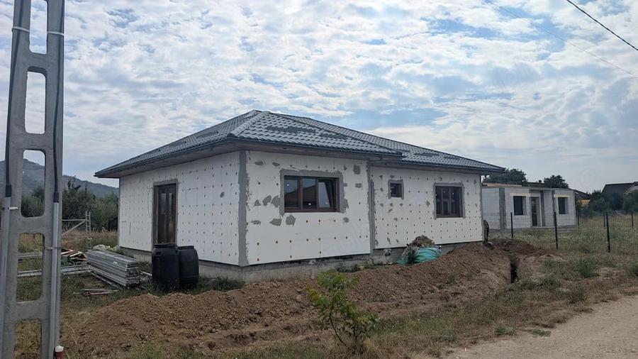 Casă cu Teren 487 Mp în Central