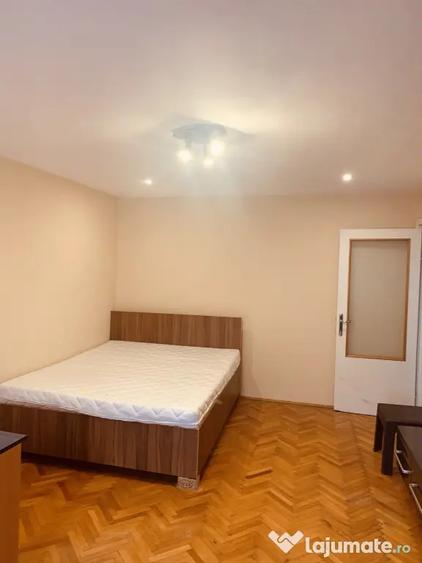 Garsonieră decomandată în Complex Studențesc