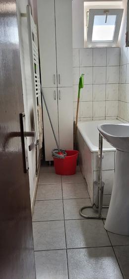 Garsonieră decomandată în Central