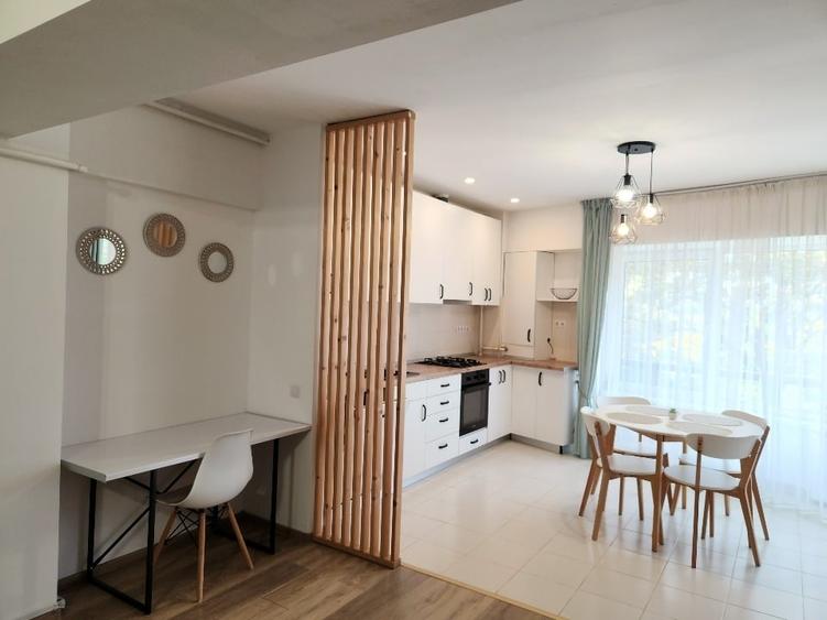 Apartament cu 2 camere semidecomandat, mobilat în Ostratu