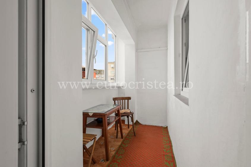 Apartament cu 3 camere decomandat în Central