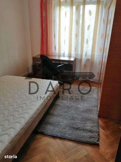 Apartament cu 3 camere decomandat în Cornișa