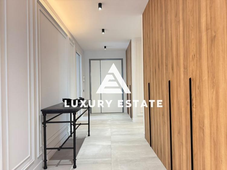 Apartament cu 4 camere semidecomandat în Aviatorilor
