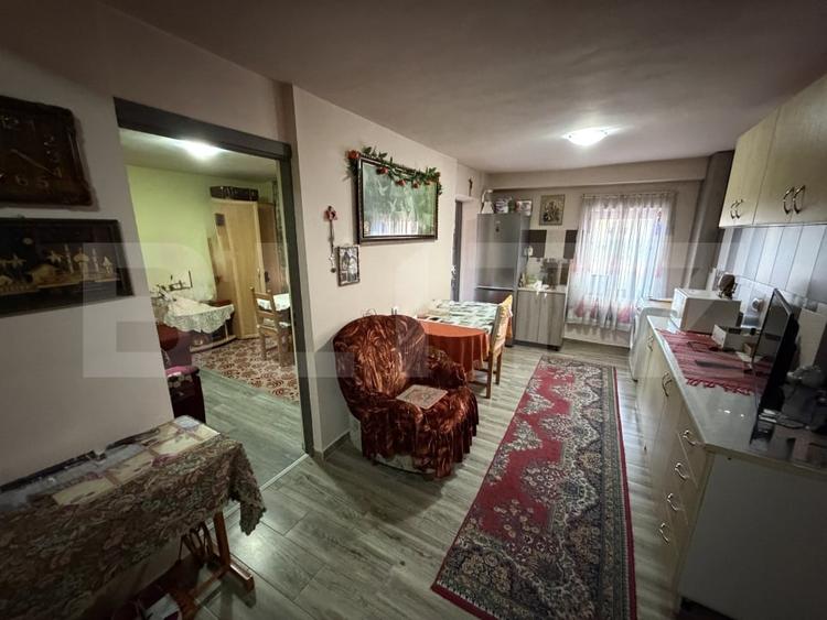 Apartament cu 2 camere decomandat, mobilat în Abrud