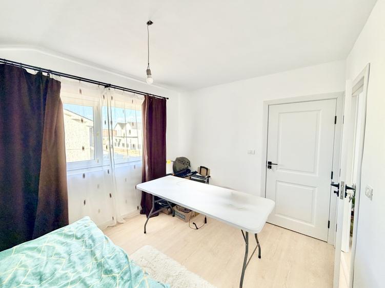 Duplex cu 3 camere cu Teren 300 Mp în Moșnița Veche