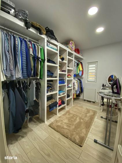 Casă cu 4 camere cu Teren 200 Mp în Central