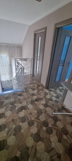 Casă individuală cu 5 camere cu Teren 1140 Mp în Periferie