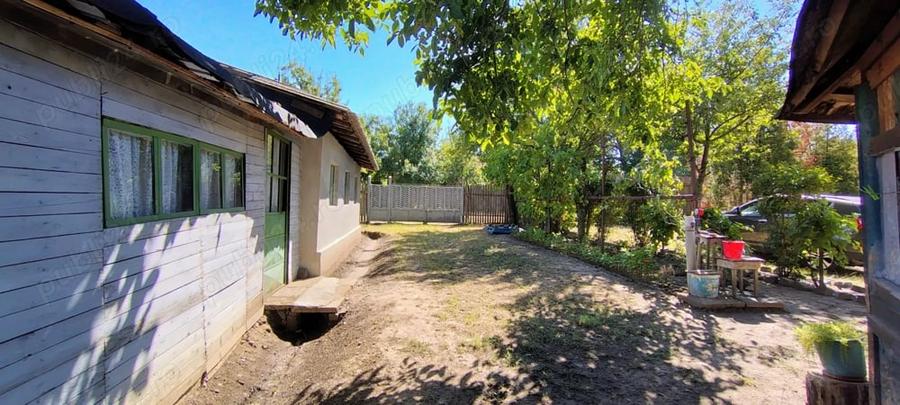 Casă cu 2 camere cu Teren 772 Mp în Perișor