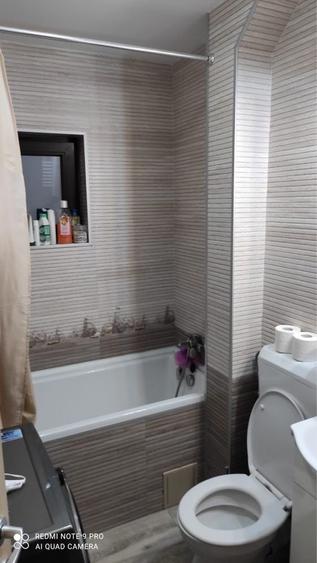 Apartament cu 2 camere decomandat în Titan