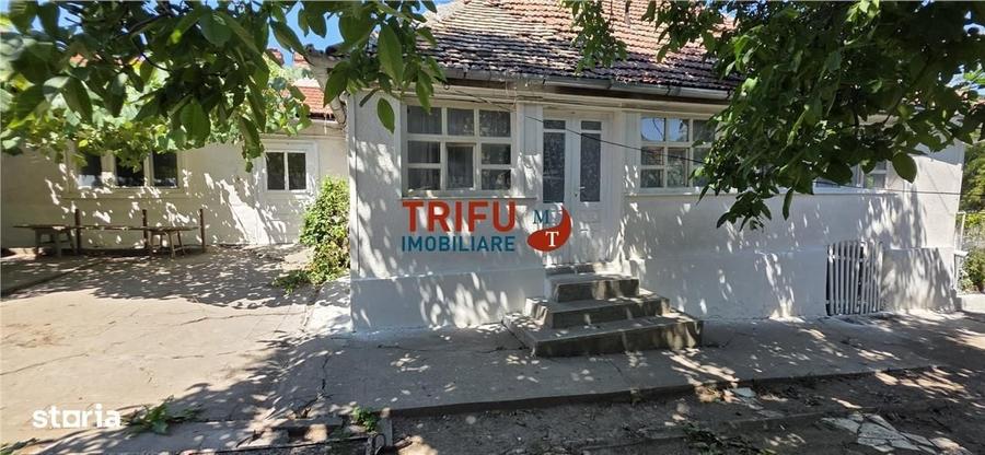 Casă cu 3 camere în Cricău