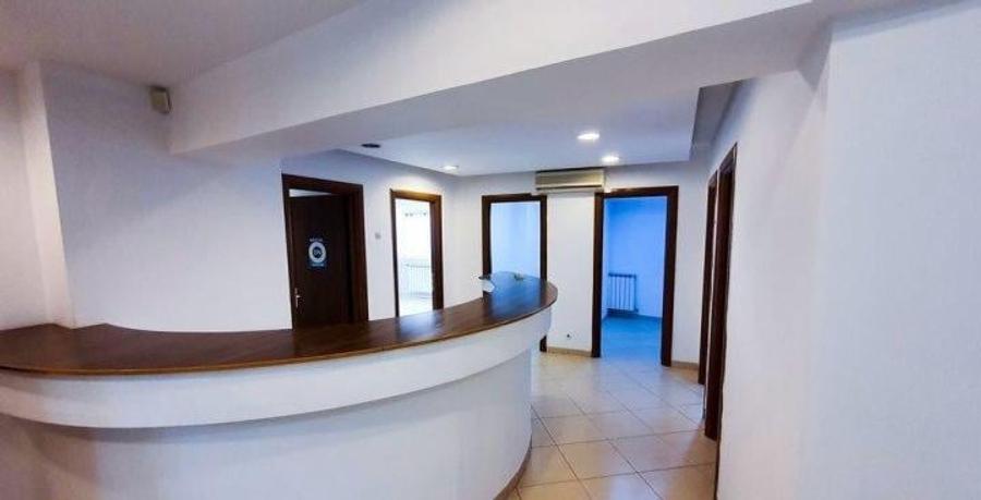 Spațiu comercial, de 525 mp, în P-ța Unirii