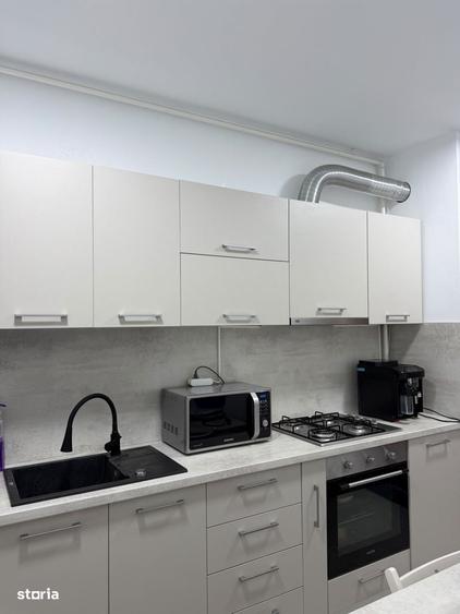 Apartament cu 2 camere semidecomandat în Mihai Bravu