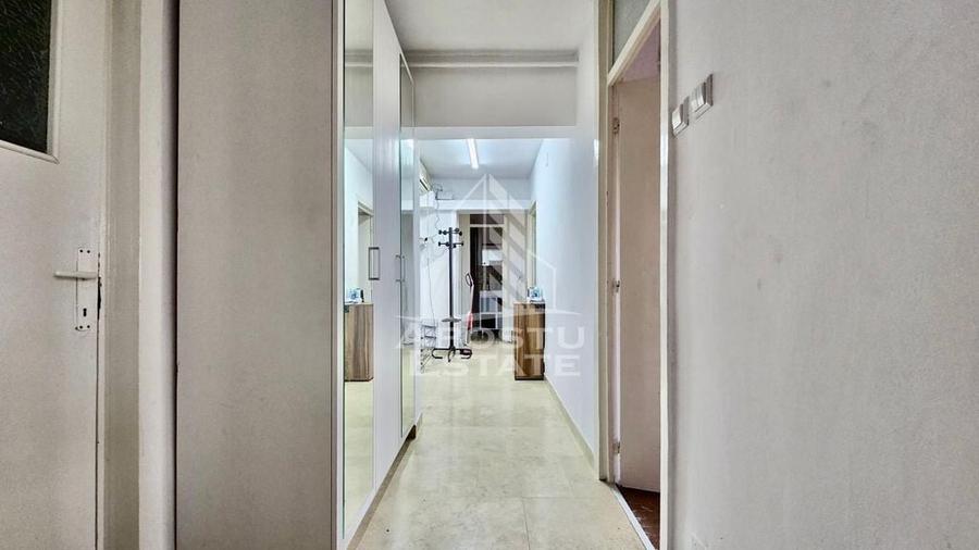 Apartament cu 4 camere decomandat în Malul Mureșului
