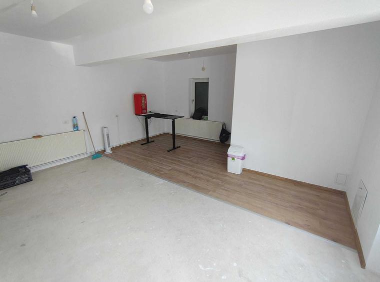 Spațiu comercial, de 32 mp, în Central