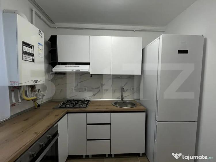 Apartament cu 3 camere semidecomandat, mobilat în Florești