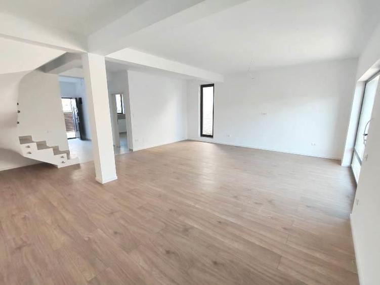 Casă cu 4 camere cu Teren 235 Mp în Prelungirea Ghencea