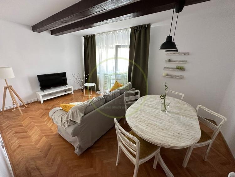 Apartament cu 2 camere decomandat, mobilat în Valea Aurie