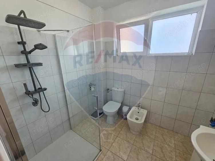 Garsonieră decomandată în Central