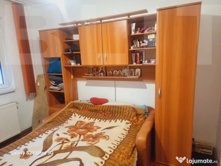 Apartament cu 3 camere semidecomandat în Central