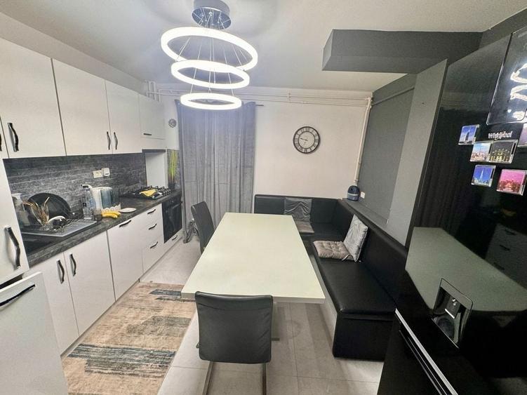 Apartament cu 2 camere semidecomandat în Lipovei