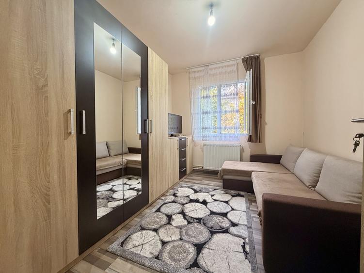 Apartament cu 3 camere semidecomandat, mobilat în Circumvalațiunii