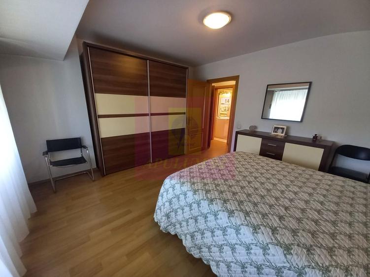 Apartament cu 5 camere decomandat în Unirii