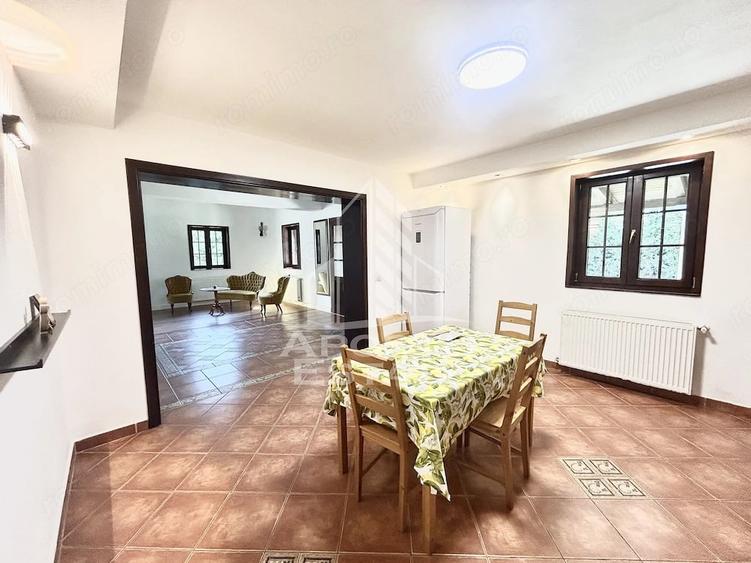 Casă cu 5 camere cu Teren 500 Mp în Sânmihaiu Român