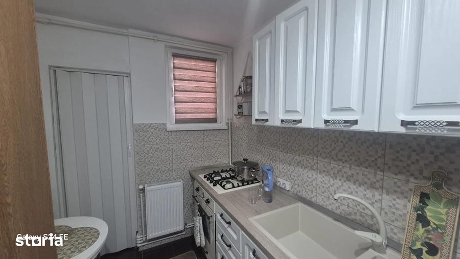 Apartament cu 3 camere decomandat în Dărmănești