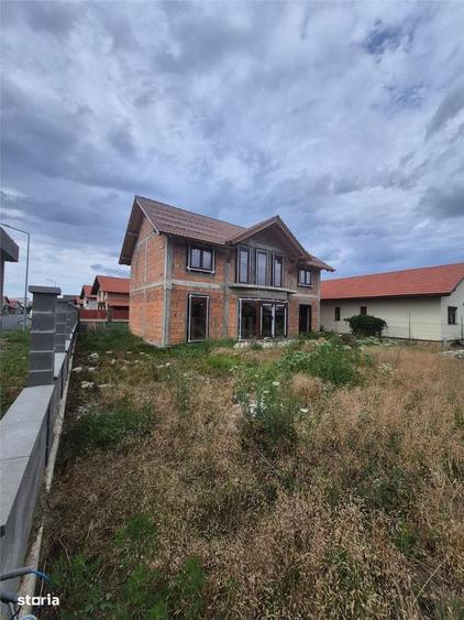 Casă cu 4 camere în Urseni